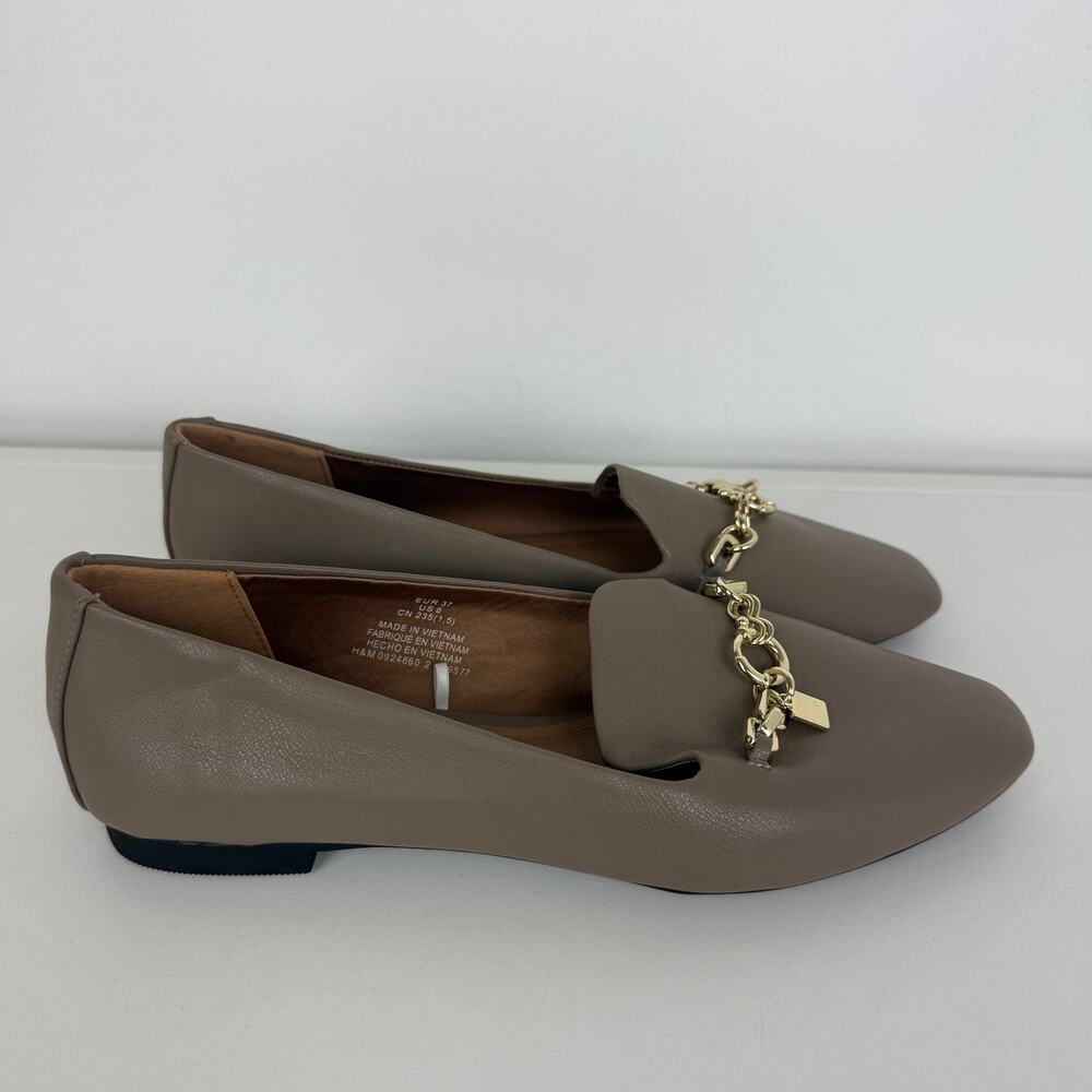 H&M Womens Gold Chain Accent Almond Toe Taupe Flat Slip-On Loafers Neutral 6
